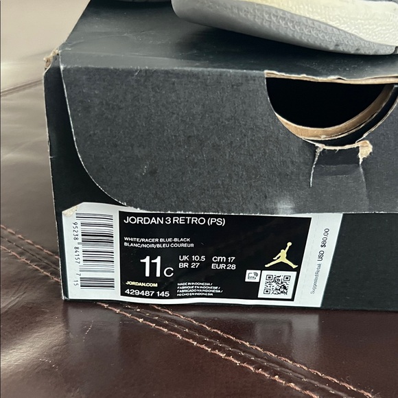 Air Jordan 3 Retro - size 11 little kids GUC - Picture 3 of 4